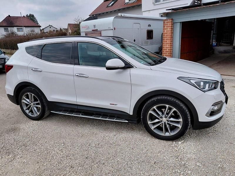 Gebraucht Hyundai Santa Fe 200 PS (147 kW) 2017 Weiß SUV