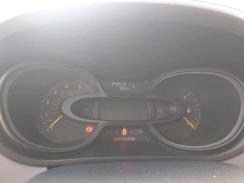 Gebraucht Renault Trafic 120 PS (88 kW) 2016 Rot Van / Kleinbus