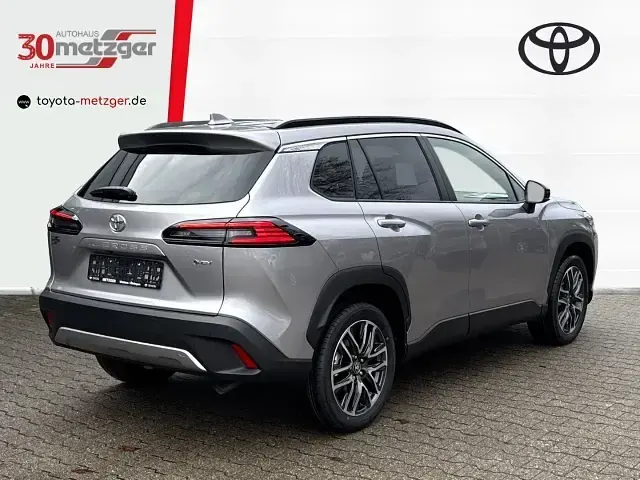 Neu Toyota Corolla Cross 179 PS (131 kW) 2026 Silber SUV