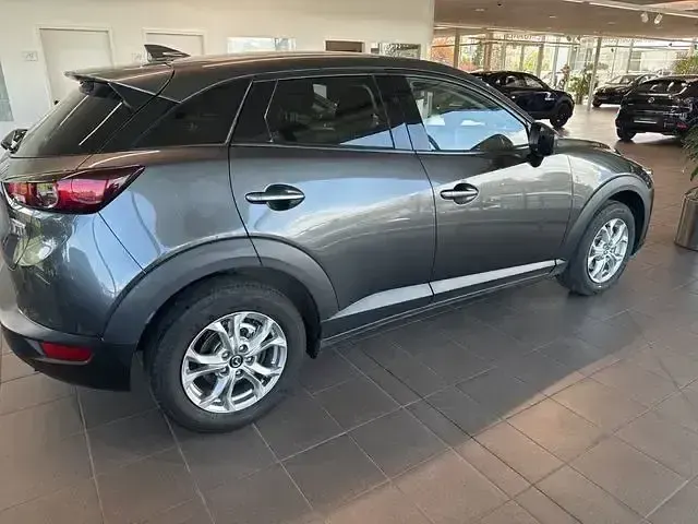 Używany Mazda CX-3 121 KM (88 kW) 2021 Szary SUV