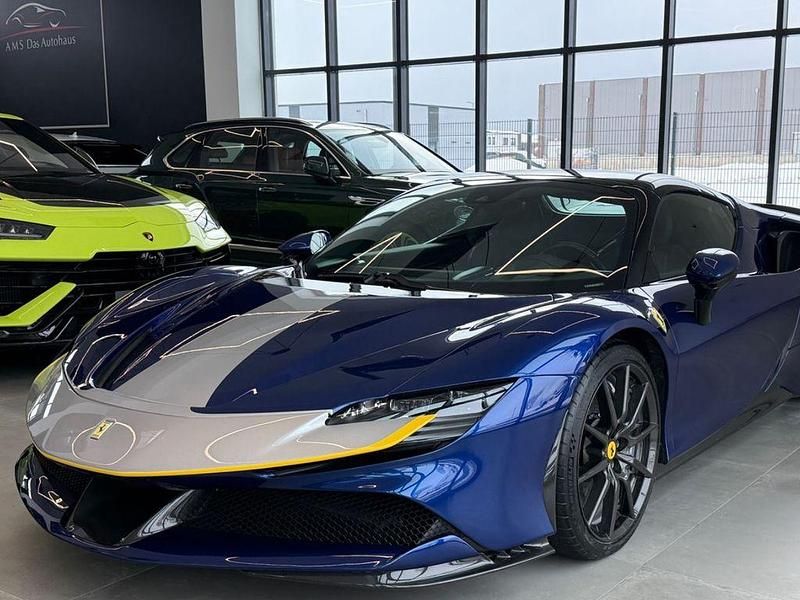 Gebraucht Ferrari SF90 1001 PS (736 kW) 2024 Blau Cabrio