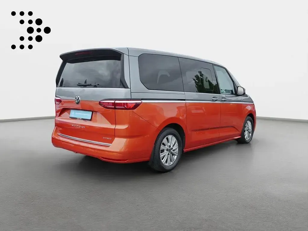 Gebraucht VW Multivan Life 218 PS (160 kW) 2022 Silber Van / Kleinbus