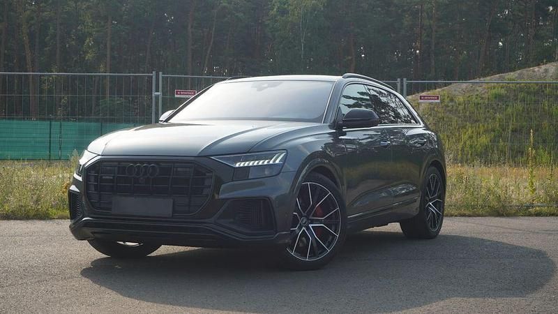 Grau Gebraucht 2020 Audi Q8 S-Line SUV | 48.490 € (Guter Preis) - Bild 1/4