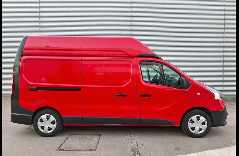 Gebraucht Renault Trafic 125 PS (91 kW) 2017 Rot Van / Kleinbus