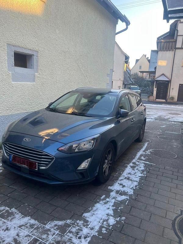 Blau Gebraucht 2020 Ford Focus Active Kombi | 10.500 € (Superpreis) - Bild 1/4