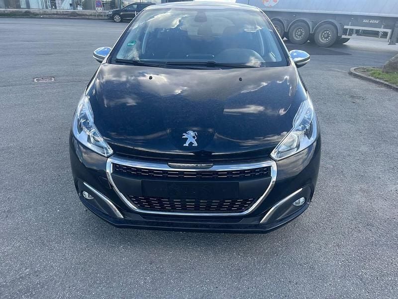 Schwarz Gebraucht 2018 Peugeot 208 Allure Kleinwagen | 4.700 € (Superpreis) - Bild 1/4