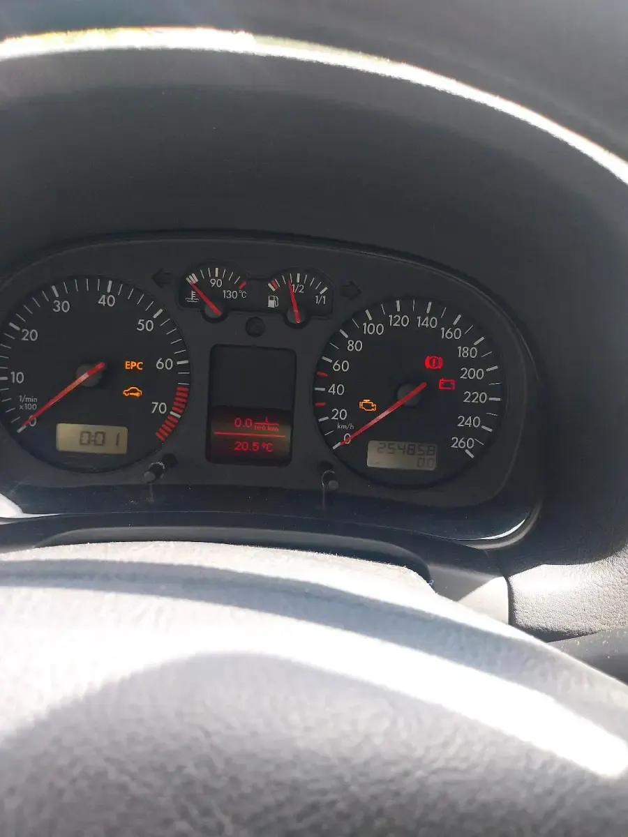 Gebraucht VW Golf IV 75 PS (55 kW) 2000 Silber Kleinwagen