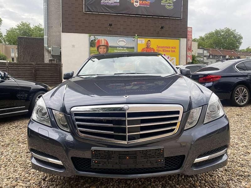 Tenoritgrau metalliclack Gebraucht 2011 Mercedes E350 Limousine | 13.999 € (Etwas zu teuer) - Bild 1/4