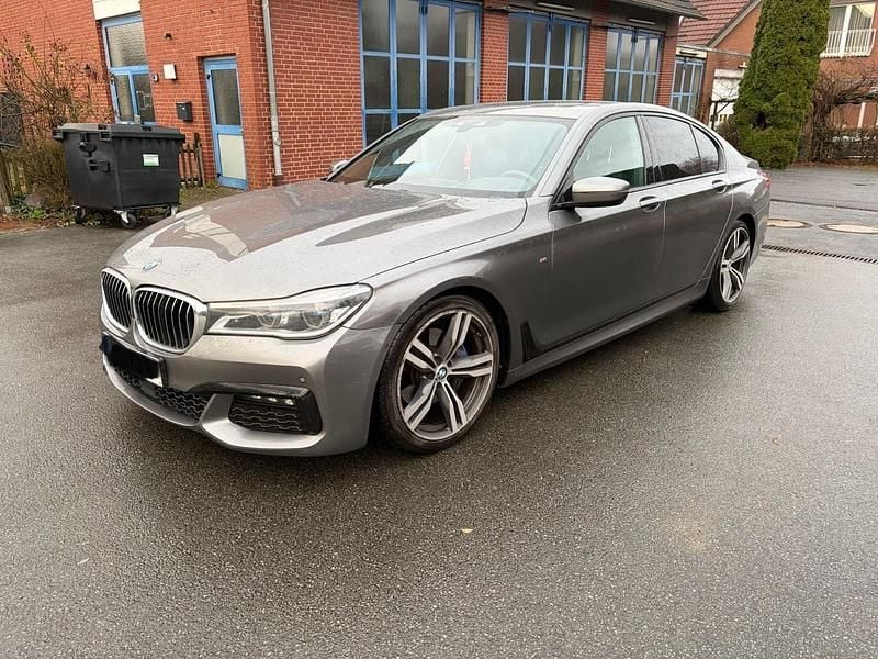 Gebraucht BMW 730 265 PS (194 kW) 2016 Grau Limousine