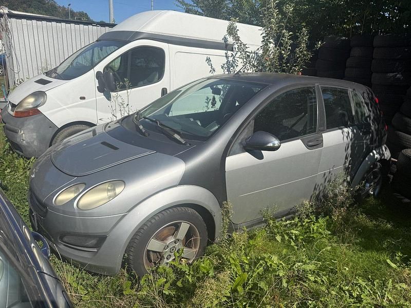Grau Gebraucht 2004 Smart ForFour Kleinwagen | 1.390 € (Fairer Preis) - Bild 1/1
