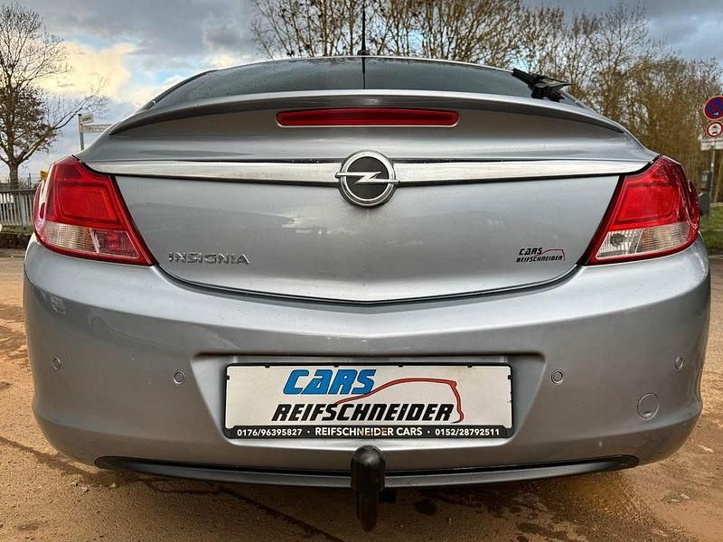 Gebraucht Opel Insignia Selection 140 PS (102 kW) 2009 Silber Limousine