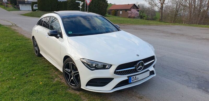 Weiß Gebraucht 2021 Mercedes CLA200 Shooting Brake AMG line Kombi | 26.900 € (Fairer Preis) - Bild 1/4