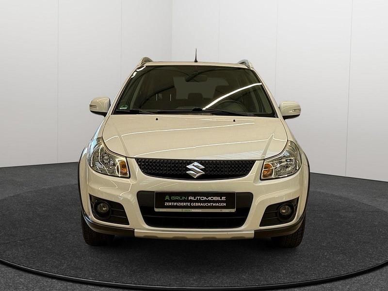 Gebraucht Suzuki SX4 120 PS (88 kW) 2015 Weiß Kleinwagen