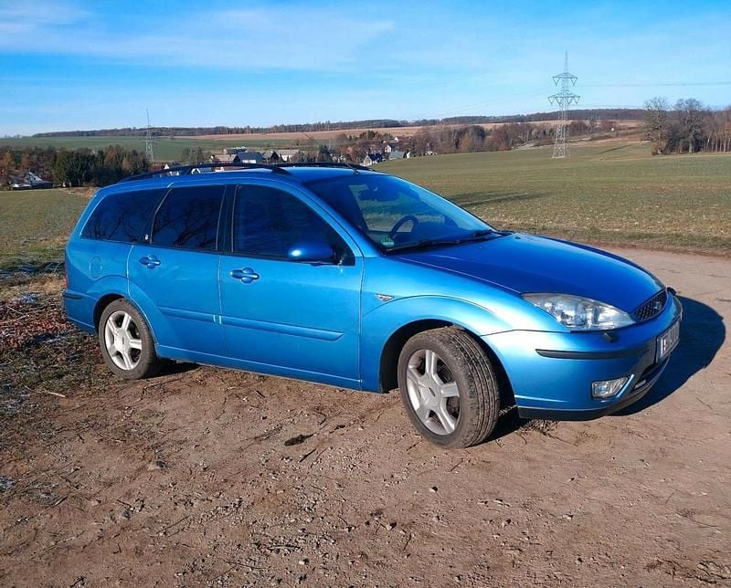 Blau Gebraucht 2002 Ford Focus Ghia Kombi | 800 € (Superpreis) - Bild 1/4