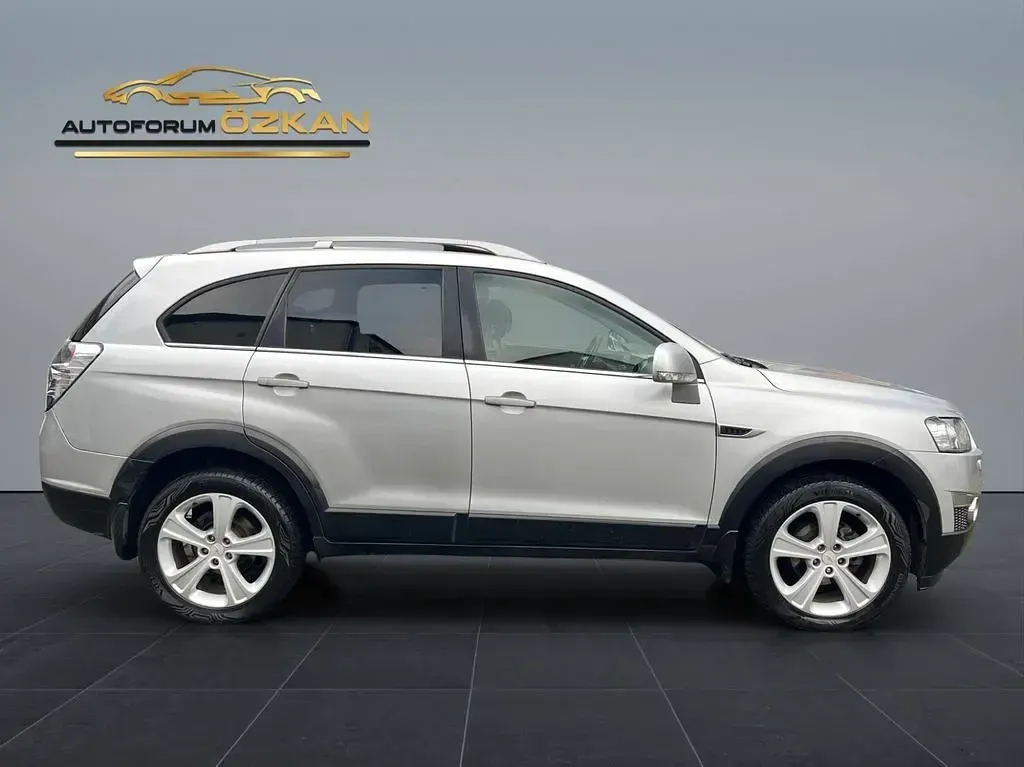 Używany Chevrolet Captiva 184 KM (135 kW) 2012 Srebrny SUV