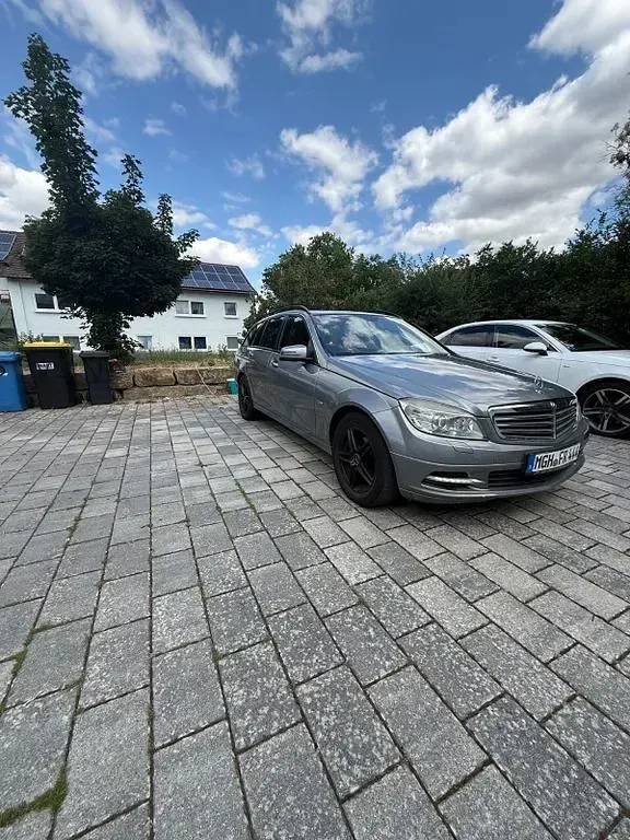 Gebraucht Mercedes 200 136 PS (100 kW) 2010 Grau Limousine