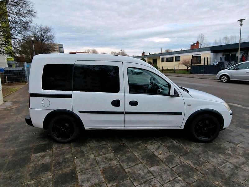 Gebraucht Opel Combo 90 PS (66 kW) 2006 Weiß Van / Kleinbus