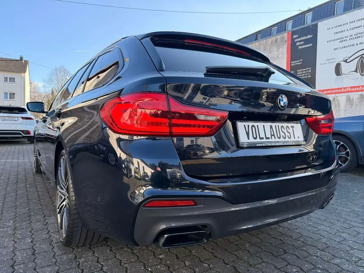 Gebraucht BMW 550 M Sport 400 PS (294 kW) 2019 Carbonschwarz Kombi