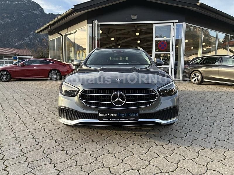 Gebraucht Mercedes E300 306 PS (225 kW) 2022 Metalliclack selenitgrau Limousine