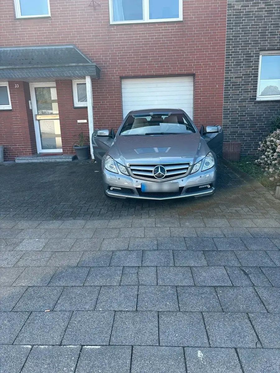 Gebraucht Mercedes E350 231 PS (169 kW) 2010 Silber Coupé