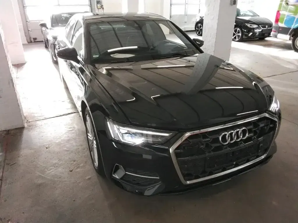 Second-hand Audi A6 Advanced 299 CP (219 kW) 2025 Negru Berlinǎ