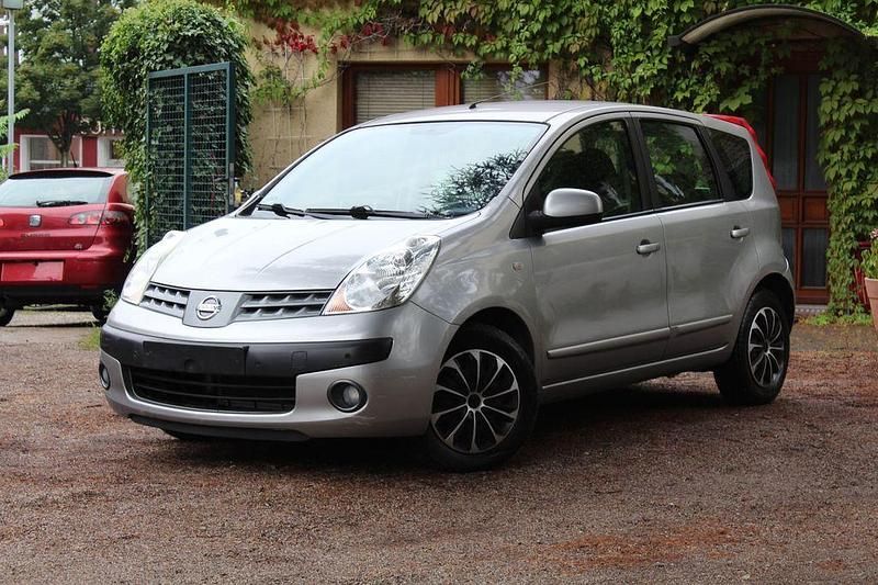 Silber Gebraucht 2007 Nissan Note Acenta Van / Kleinbus | 2.399 € (Fairer Preis) - Bild 1/4