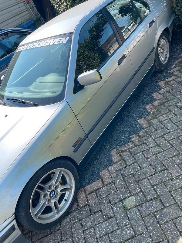 Gebraucht BMW 323 170 PS (125 kW) 1996 Limousine