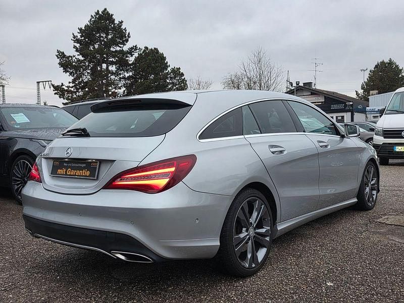 Gebraucht Mercedes CLA200 Shooting Brake Urban 136 PS (100 kW) 2017 Silber Kombi