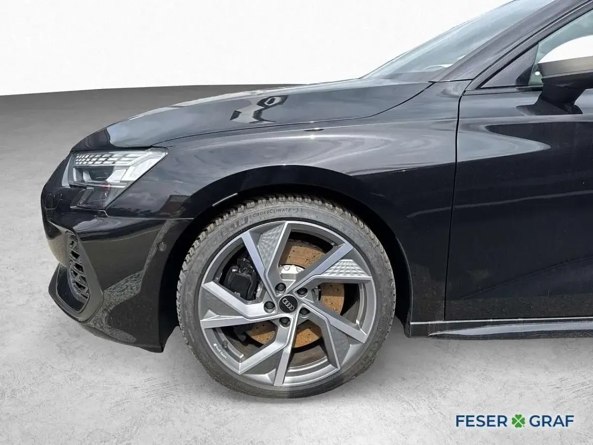 Gebraucht Audi S3 333 PS (244 kW) 2025 Mythosschwarz metallic Limousine