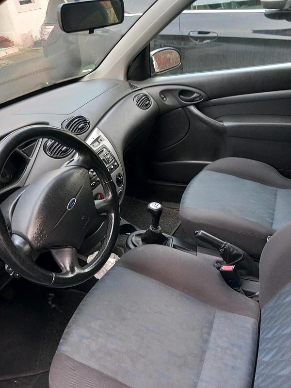 Usata Ford Focus 2002 Grigio Utilitaria