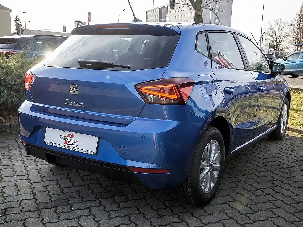 Neu Seat Ibiza Style 116 PS (85 kW) 2025 Blau Kleinwagen