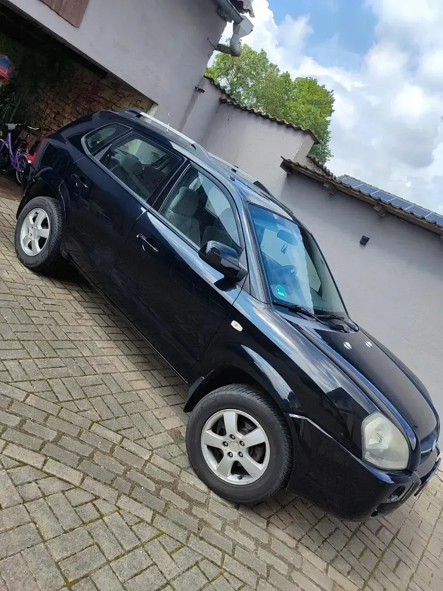 Gebraucht Hyundai Tucson 141 PS (103 kW) 2005 Schwarz SUV