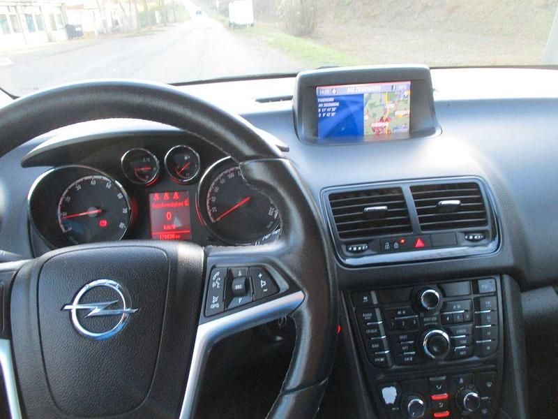 Grau Gebraucht 2012 Opel Meriva Innovation Van / Kleinbus | 4.150 € (Fairer Preis) - Bild 1/4