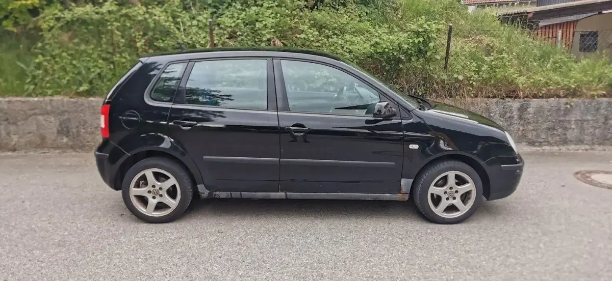 Brugt VW Polo Comfortline 75 HK (55 kW) 2003 Sort Sedan