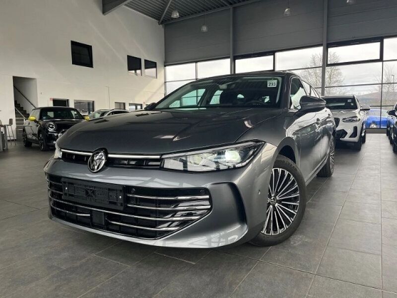 Grau Gebraucht 2024 VW Passat Elegance Kombi | 37.749 € (Teuer) - Bild 1/4