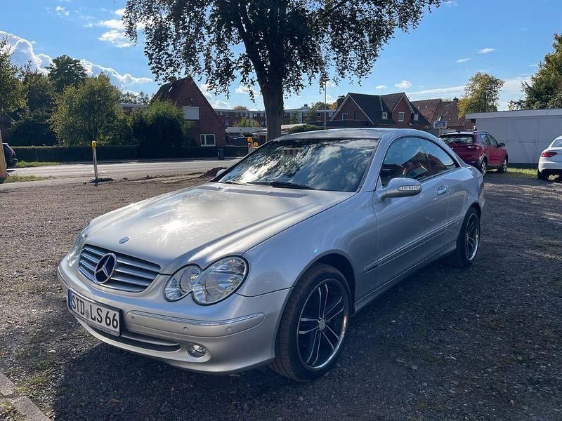 Silber Gebraucht 2004 Mercedes CLK320 Elegance Coupé | 8.650 € (Fairer Preis) - Bild 1/4