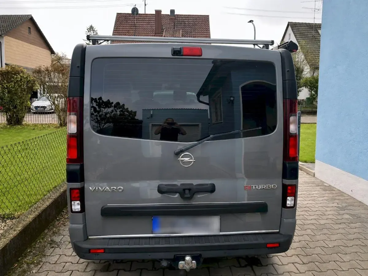 Gebraucht Opel Vivaro 145 PS (106 kW) 2016 Grau Van / Kleinbus