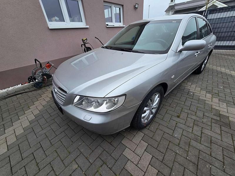 Gebraucht Hyundai Grandeur 235 PS (172 kW) 2010 Silber Limousine
