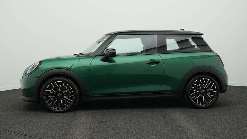 Gebraucht Mini Cooper Favoured 156 PS (114 kW) 2024 Grün Kleinwagen