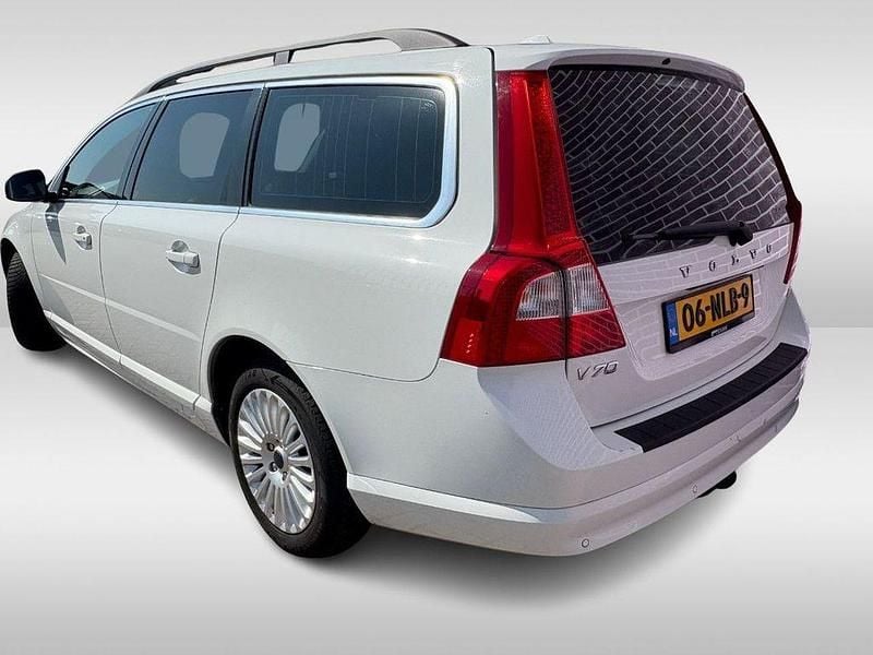 Gebraucht Volvo V70 Momentum 165 PS (121 kW) 2010 Weiß Kombi