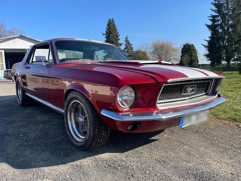 Gebraucht Ford V8 210 PS (154 kW) 1967 Rot Coupé