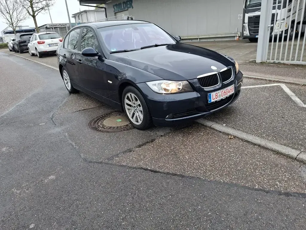 Używany BMW 320 150 KM (110 kW) 2005 Niebieski Sedan/Limuzyna