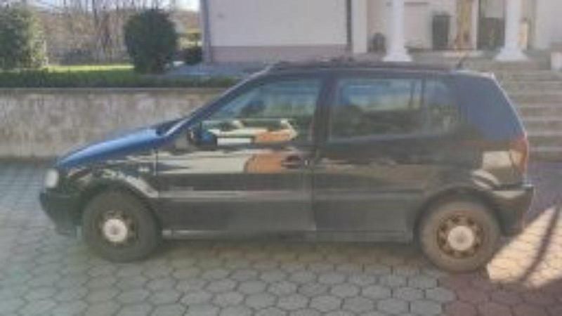 Second-hand VW Polo Conceptline 75 CP (55 kW) 1999 Negru Hatchback