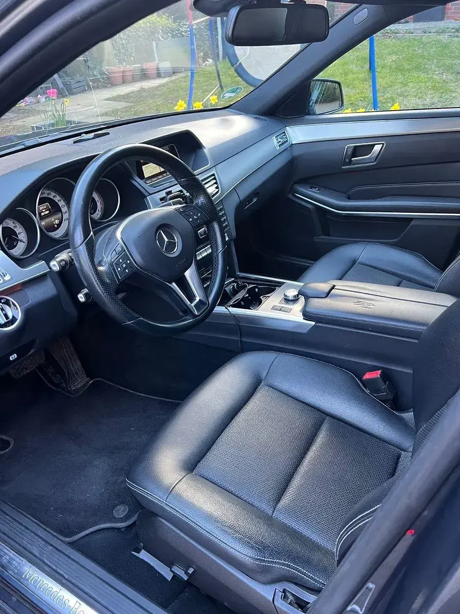 Gebraucht Mercedes E220 Edition 170 PS (125 kW) 2014 Grau Kombi