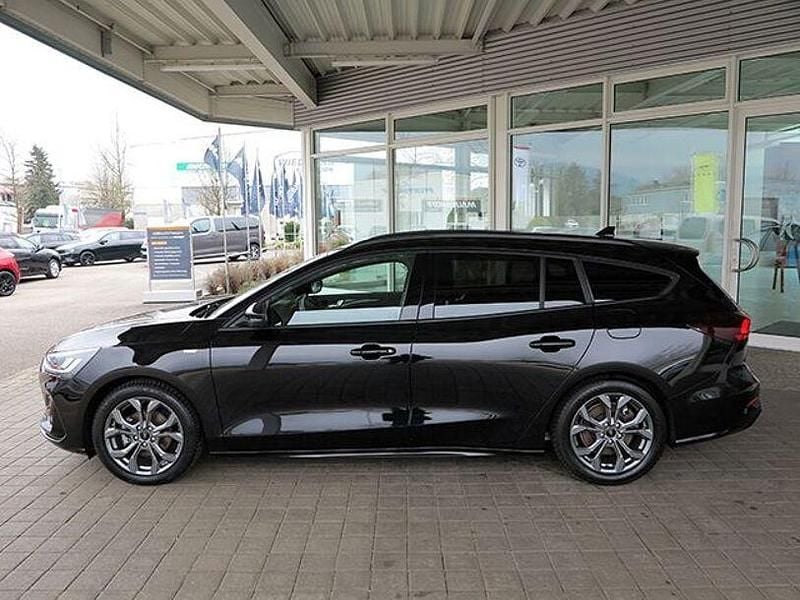 Gebraucht Ford Focus ST-Line 125 PS (91 kW) 2024 Obsidianschwarz metallic Kombi