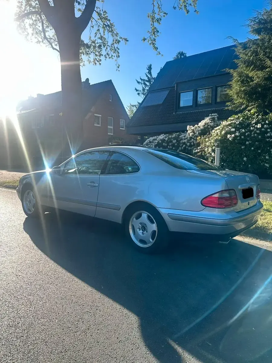 Gebraucht Mercedes CLK200 136 PS (100 kW) 1998 Silber Coupé