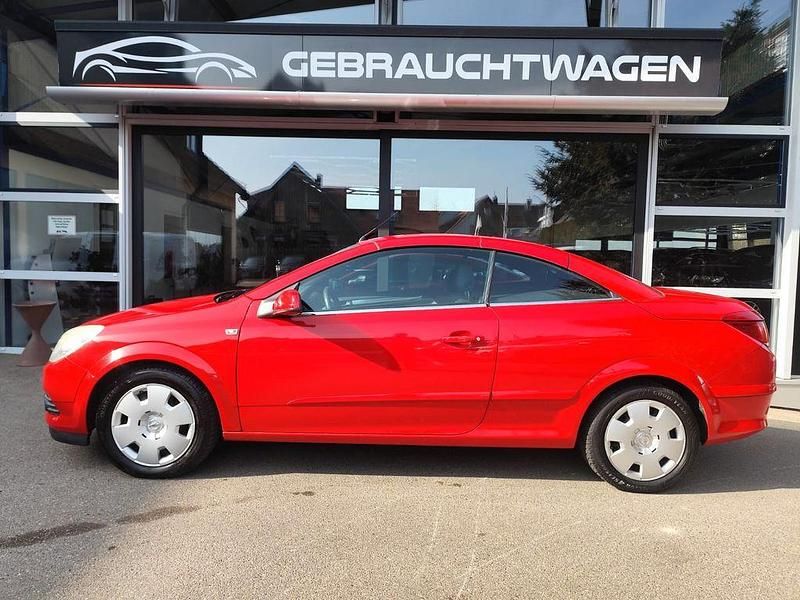 Gebraucht Opel Astra Cabriolet 140 PS (102 kW) 2007 Rot Cabrio