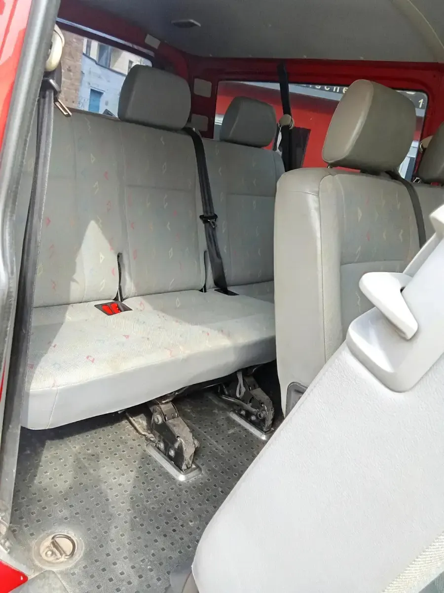 Gebraucht VW Transporter 130 PS (95 kW) 2007 Rot Van