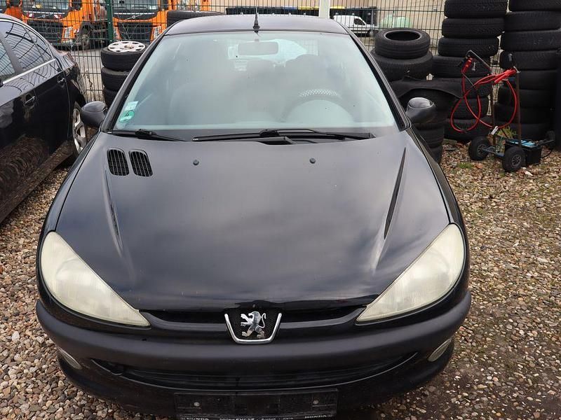 Gebraucht Peugeot 206 60 PS (44 kW) 2002 Schwarz Limousine