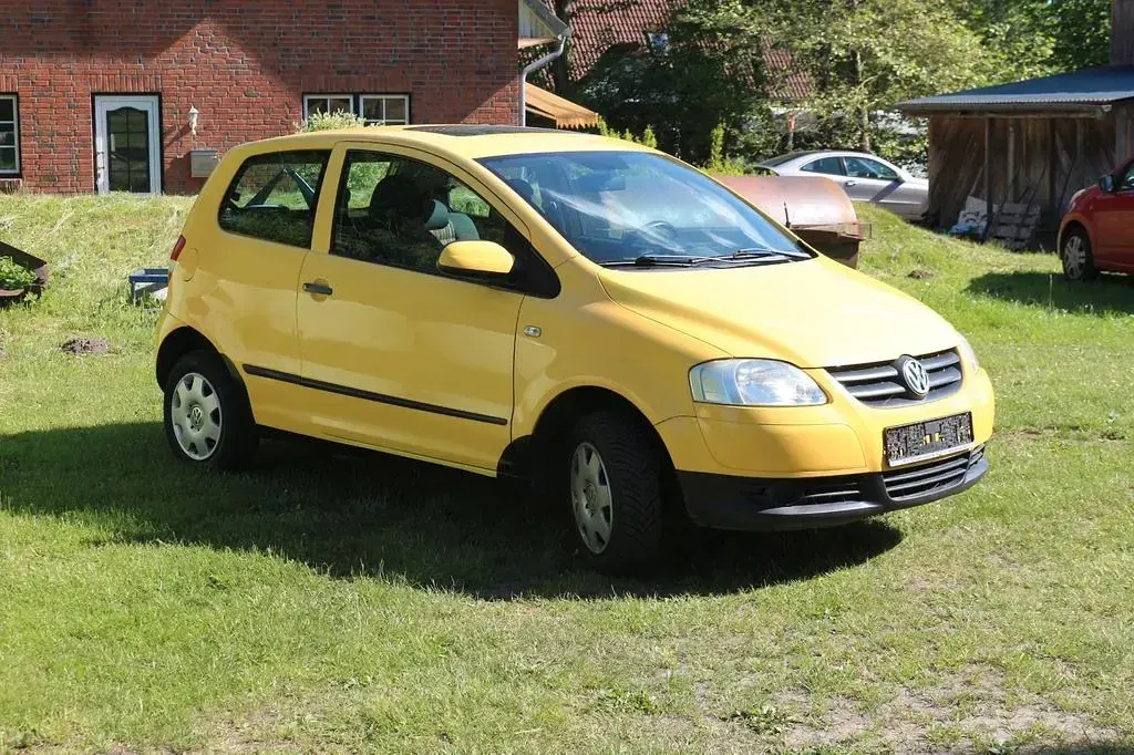 Gebraucht VW Fox 54 PS (39 kW) 2005 Gelb Kleinwagen